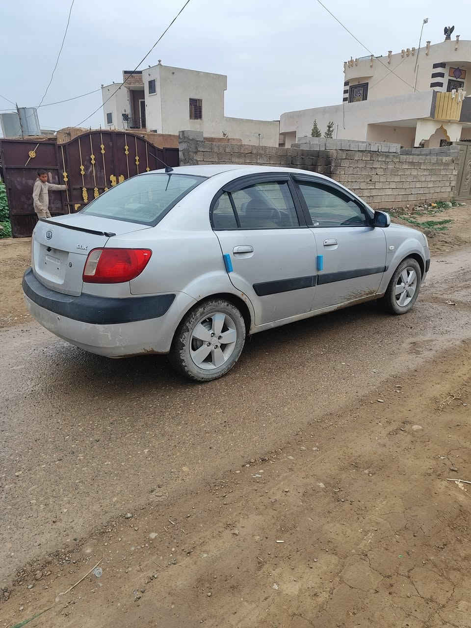 السلام عليكم كية ريو موديل 2008 كص ما مسجل كير ومحرك وصدر وتخم تاير كلو شرط كشر وقرفة جديد تبريد ثلج تفئة نار كهربائيات كلهة شغالة تحكم ستيرن جيهتين سيارة جاهزة من كلشي السعر 38ورقة بيهة مجال بصيط مكان السيارة العلم قريت الربيضة ***********)***********
