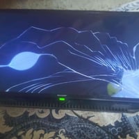 بلازما 32 • شارب • شاشة مكسورة