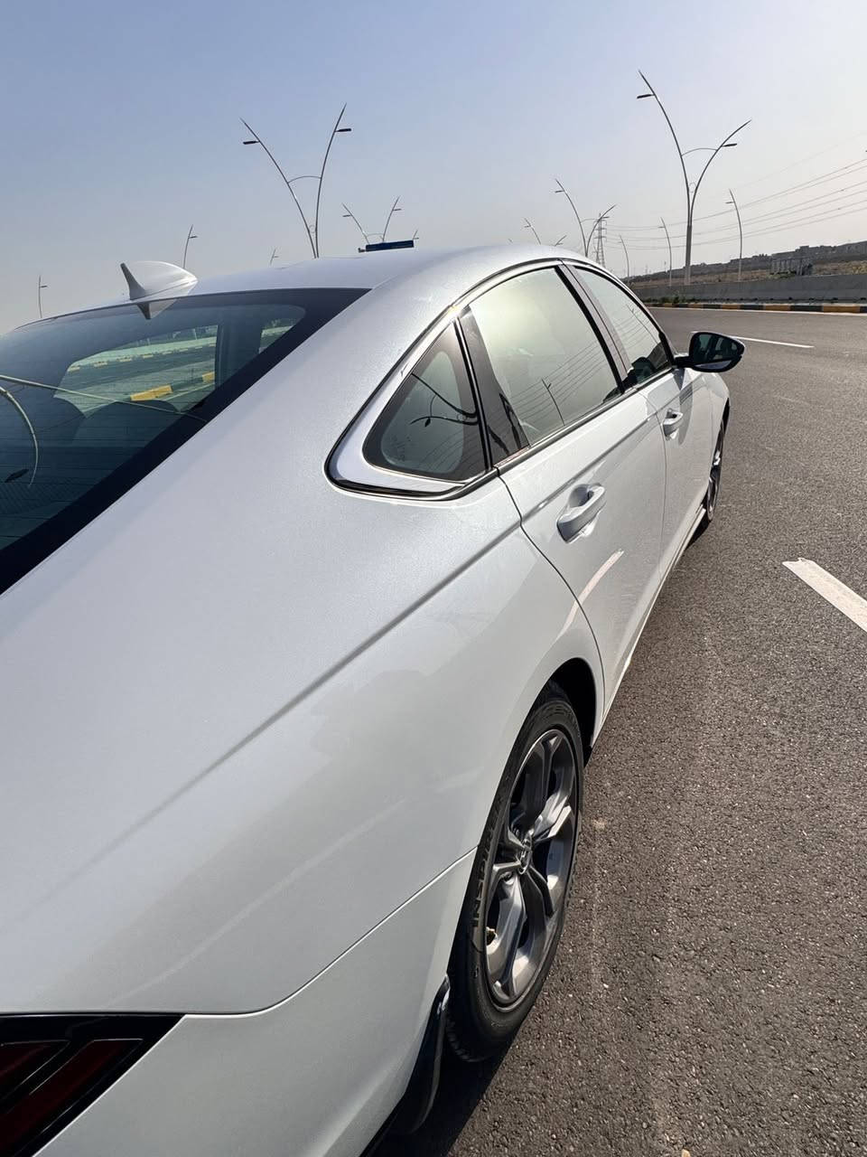 اجمل ما صممت شركة هوندا تخيل بحجم الامبالا من الداخل كعدة رئاسية بمحرك مزدوج. كهرباء وبانزين

بسعرر تنافسي #بسعر__k5

هوندا اكورد 2023  EXL

 رقم بغداد

ماشيه 30.000ميل

مواصفات معروفة EXL

• مكينة هايبرد

• شفتات ستيرن

• شاشة كبيرة

•فتحة سقف

• كاميرا خلفية

• كشنات تدفئة

كشنات ذاكرة

4 وضعيات قيادة

• مانع تصادم

• محدد مسار

• تصحيح مسار

• شفتات بالستيرن

• مثبت سرعة

• مانع انزلاق

• دخول ذكي

قفل ذكي

• إنارة ترحيبية

• هندبريك كهرباء

• حساسات مطر

• أوامر صوتية

. تشغيل عن بعد

وهوايه مواصفات

وبعد بيها هواي مواصفات جاهزة مابيها نقص 

السيارة مكانها سامراء

 حادثها فقط بنيد بدون دواخل بدون ايربك 
اي استفسار اتصال 

‏‭***********
