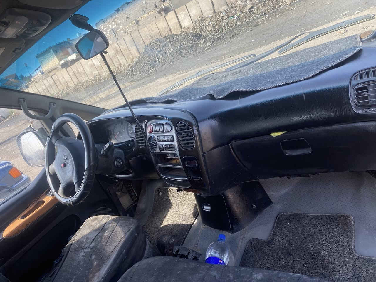 السلام عليكم 
ستاركس 
موديل2002
خصوصي بغداد باسمي تحويل ثاني يوم
مصبوغه حزام 
تخم تاير وسط
باتري جديد
مكينه بطه كير ومكينه أوتاماتيك
السعر 45وبيها مجال حك الجيه 
***********
