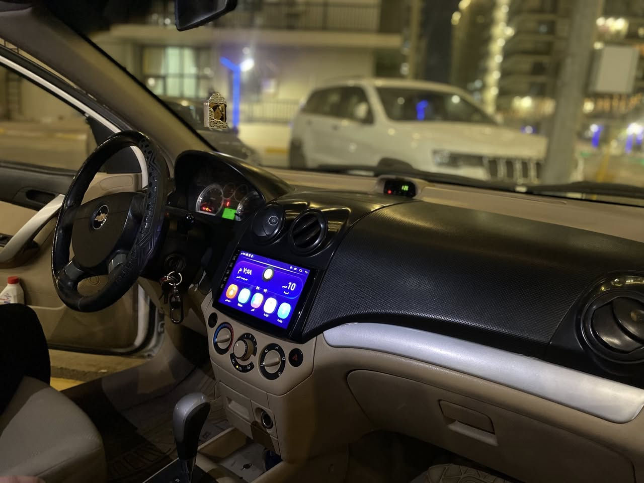 السلام وعليكم افيو 2009 للبيع 1600 السعر ب67 ورقه وبيهه مجال سياره بيهه بابين صفحة السايق صبغ ودعمه جوه قبغ البانزين وبعدني ممصلحهه وتبريد ثلج  وبيه شاشه كار بلي  وغرفتهه نظيفه  للتواصل *********** المكان بغداد حي الجهاد
