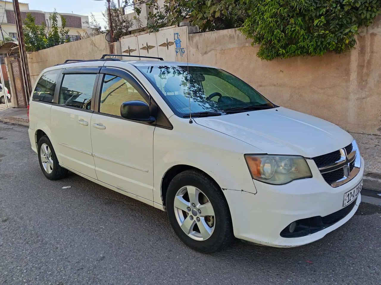 للبيع دوج كرفان ٢٠١٣ بيها جاملغ وبوند بيها شويه من الجاملغ الثاني توحيد مع البوند واقل من ربع لباب 
كير مكينه تبريد شرط 
مكان السيارة موصل 
السعر ١٢٩ 
***********
