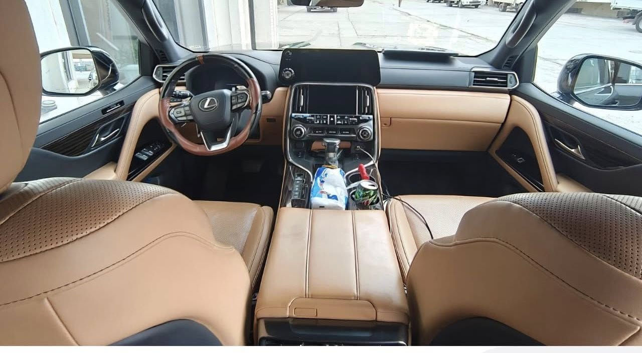 لكزز 2023 ساز
كفالة عامة
ماشية 51 الف
السيارة بزيونة 
***********
