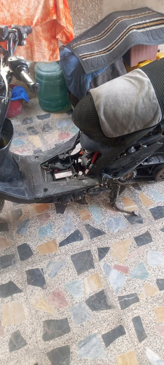 سلام عليكم عدله مال لعب مكينه 55 دراجه شلعه ومعدل قوي... الدراجه نكره سلف بكل وقت... العنوان بغداد البياع الرقم *********** السعر 300 وبيهه مجال حك الجيه
