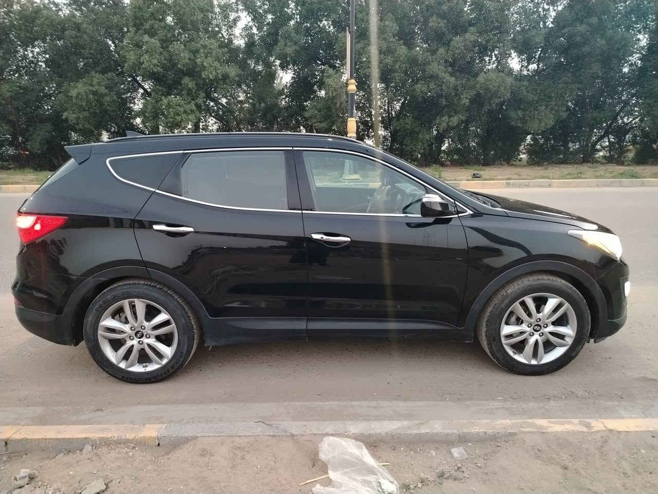 السلام عليكم سيارة نوع هونداي سنتافي وارد أمريكي للبيع موديل ٢٠١٦ ماشيه ٨٩ الف ميل رقم بغداد دولي بأسمي محرك ٢٠٠٠ تيربو كير اوتوماتيك سيارة فول مواصفات لمتد ومعروفه مواصفات الفول سيارة جديدة وكاملة بدون نقص حادثه دعامية امامية فقط صور الحادث ورقم الشاصي موجود بالمنشور وبيه صبغ الجاملغين الامامية موجود سونار السيارة امغلفة PPF والارضية جلد السعر المطلوب ١٣٧ ورقة مكان السيارة كربلاء المقدسة للاستفسار الاتصال على الرقم (***********) مع تحياتي للجميع ٠
