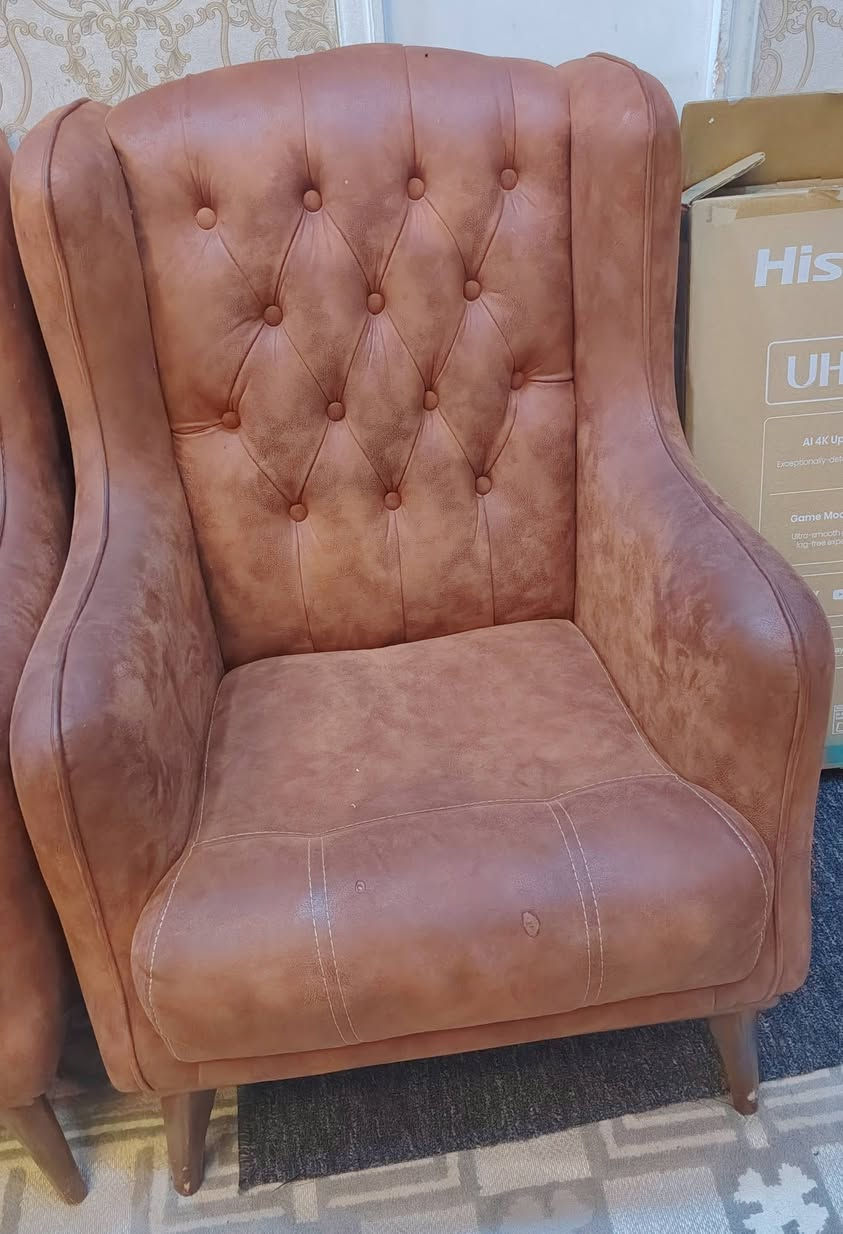 قنفات  عدد ٤  مستعمله  تركي فحص عل ضمان  سعر  ٣٠٠ الف  وبي مجال  مراسله خاص او رقم ***********
