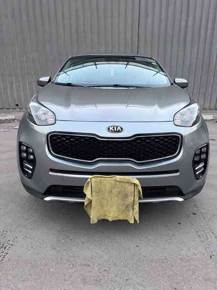كيا سبيورتج موديل 2021
رقم اربيل باسمي
السياره حادثها دعاميه فقط بدووون قطرة صبغ بدون ايرباك 
مواصفاتها
محرك 2400
فور ويل
تحكم ستيرن جهتين
شاشة كبيره 
3 انظمة قيادة 
نظام نزول منحدرات
دفلوك خلفي
كاميرا تفاعليه
نظام تحديد مسار
حساسات اماميه خلفيه
السيارة ماشيه 8000 يعني زيرو حتى الكتلوكات مال شركة بيها 
حتى دهن الشركة بعده بيها
السعر 200 $ دفترين وبيها مجال
***********
