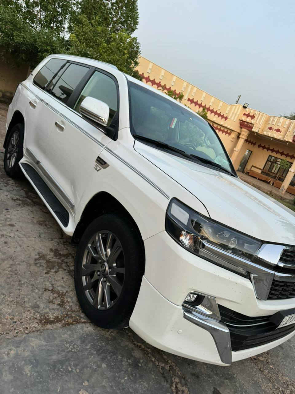 لاندكروز ٢٠١٣ محدث ٢٠٢١ داخل خارج بسعر جدآ مناسب  275  صبغ حزام فقط الموقع الدورة شارع المصافي ***********
