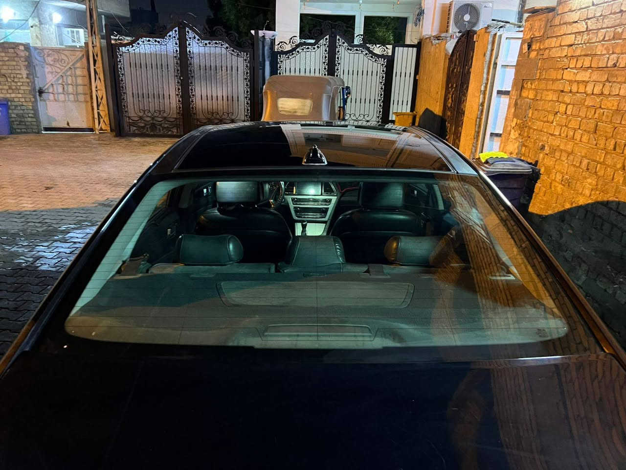 السلام عليكم سوناتا أمريكي 2015 فول*********** الفول Vip حادث فقط بنيد مبدل وبيهة شوية صبغ بجاملغ خلفي بدون ايرباكات محرك 2400gdi كير محرك صدر تايرات تبريد كلة كفالة جديد مواصفات السيارة معروفة كشنات جلد تبريد تدفئة كهرباء داخل صاج هيتر ستيرن كشن خزن بصمة تشغيل أبواب الصندوك ذكي لدات امامية خلفية بانوراما اشارة بلمري وبعد اكو مواصفات السيارة متعوب عليهة بدون نواقص السيارة احلى من الصور 
ماشية 114ميل 
مكان الزعفرانية شارع المعهد 
السعر 135$وبيهة مجال 
***********
