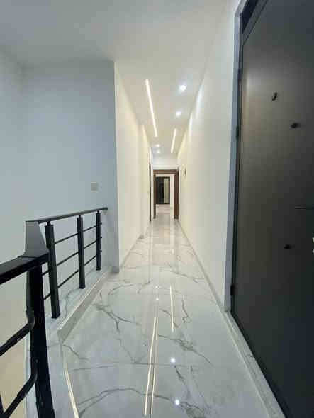 🏠اعلان اعلان
داران للبيع
موقع مميز
~~~~~~~~~~~
📄طابو ملك صرف
🧱بناء درجه اولى
~~~~~~~~~~~
سقف مغربي ✔️
واجهة فلين✔️
نظام تبريد مركزي✔️

~~~~~~~~~~~~
راحه بال✔️
استقرار✔️
هدوء✔️
~~~~~~~~~~~~
📐المساحه:-120 م
📐الواجهة :-6م
~~~~~~~~~~~
📍الموقع :حي البعث
قرب اعداديه التجارة
~~~~~~~~~~~
💸السعر :-علق ب(تم) يوصلك السعر مناسب 
~~~~~~~~~~~
الطابق الاول  يحتوي:-
كراج + استقبال +مطبخ بارد
مطبخ حار+غرفه نوم+هول +صحيات
~~~~~~~~~~~
الطابق الثاني يحتوي على:-
هول +صحيات +غرفتين نوم
~~~~~~~~~~~
للاستفسار اكثر الاتصال على
***********📱
~~~~~~~~~~~
نستقبل جميع العروض 
🏠السكنيه  🏛️التجاريه
