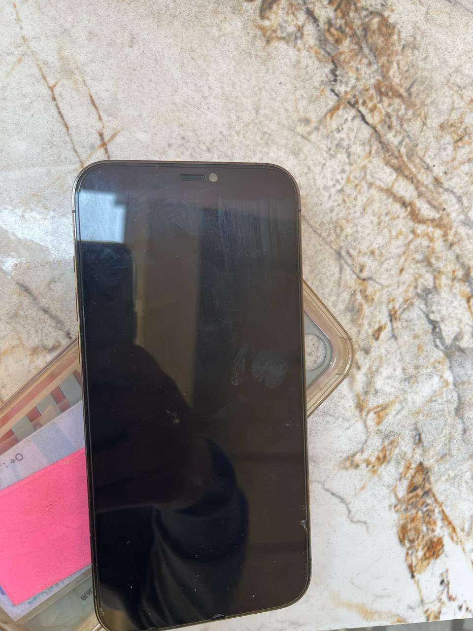 السلام عليكم أيفون ١٢ البطاريه ٨٤ ذاكره ٢٥٦ غراضه كامله السعر ٤٥٠  ***********
