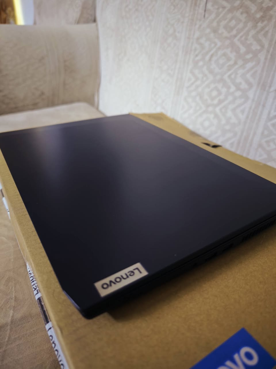 السلام عليكم
لابتوب كيمنك للبيع
lenovo ideapad gaming 3 15ach6 

قوي جدا للالعاب وللتصميم وللبرامج الهندسية

المواصفات
R5 5600H
RTX 3050 Ti 
RAM DDR4 8GB
M.2 256

الشاشة 120 هرتز حجم 15.6
الكيبورد ضوئي ومركب عليه ستكرات  عربية

حالة البطارية جيدة جدا

منصب بي ويندوز 11 اصلي مفعل
فوتوشوب 2025
اوتوكاد اخر اصدار
كل برامج مايكروسوفت

الملحقات 
الشاحنة الاصلية 
وماوس كيمنك
والكارتونة  

السعر 800 الف  
جهاز نضيف جدا و ضمان شهر

مكاني بغداد/الشعب
ويتوفر توصيل
ه/ *********** متوفر واتساب
