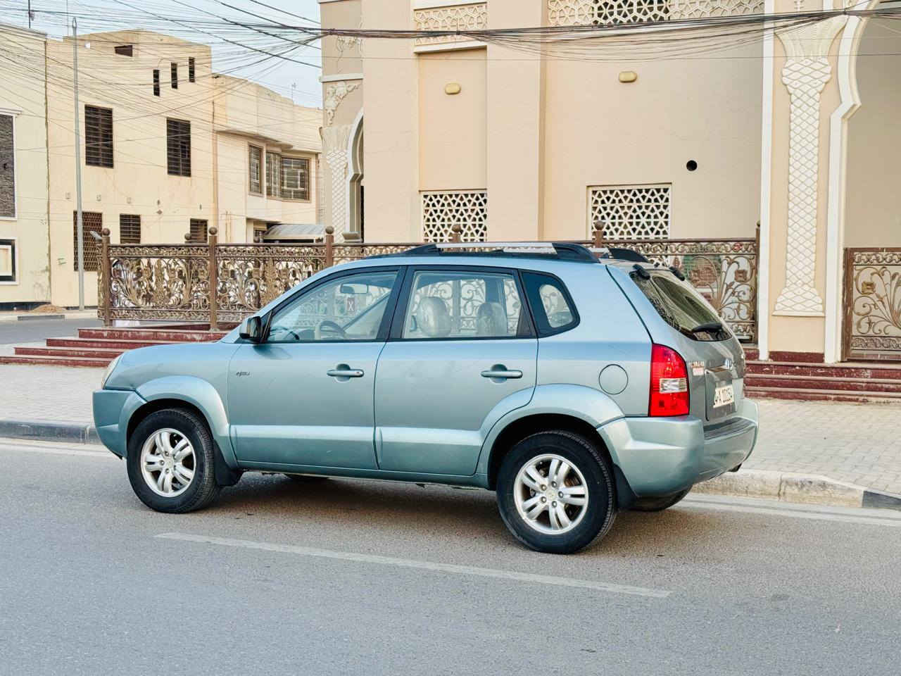 سلام عليكم للبيع توسان 2007 خليجي مكفوله كفاله عامه جديده سياره مكينه 2000 دوش رقم 📱 البصره جديد بسمي  كامل موصفات فتحه دفع رباعي علوان البصره  استفساره اتصل ***********
