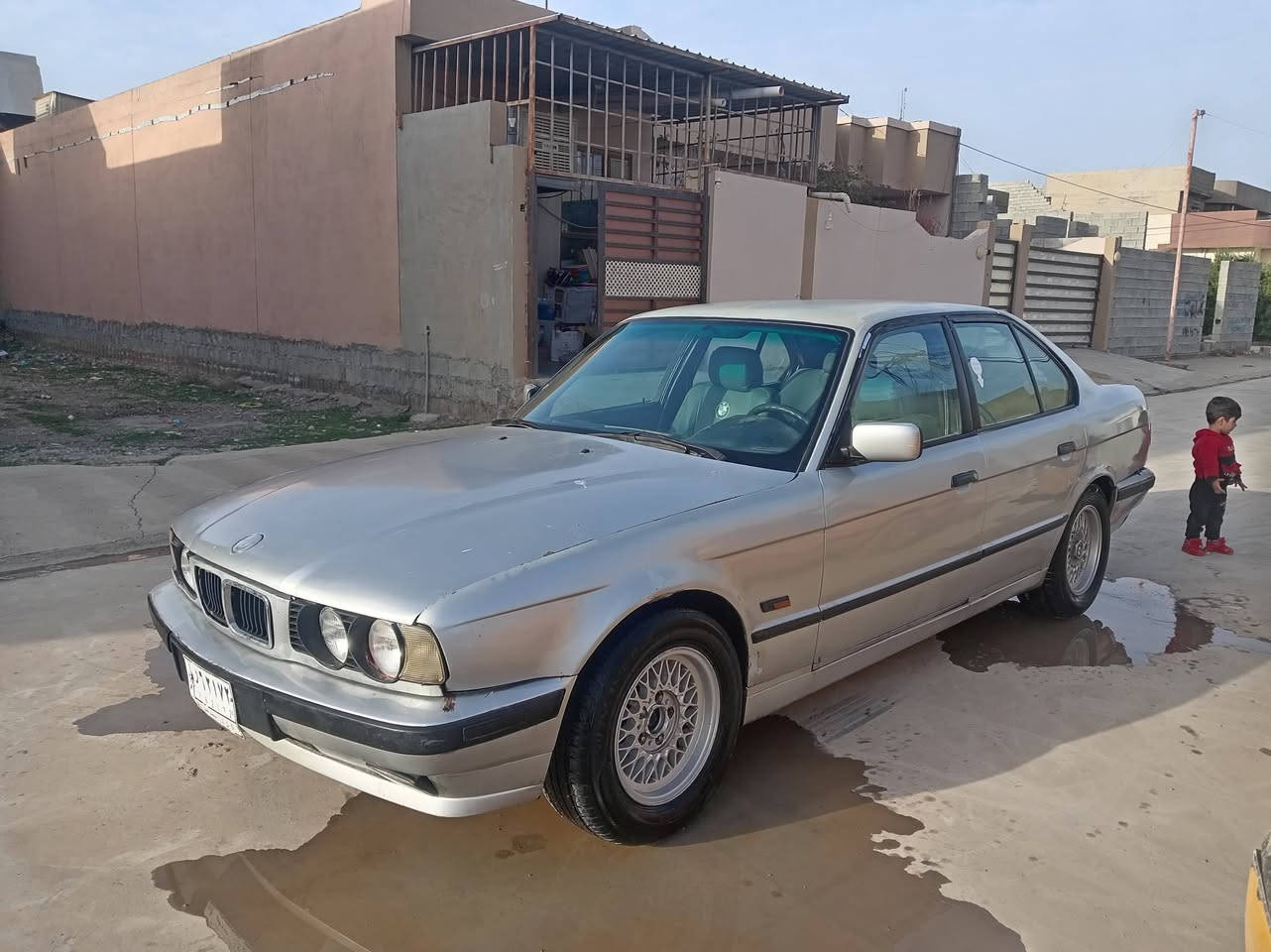 بي ام دبليو 525 محرك بي شويه صرف موديل 91 اربع تيارات جدد سياره قدام العين والسعر 33  وبي مجال عنوان كركوك فنجا علي
***********
*********** 🩶🩶
