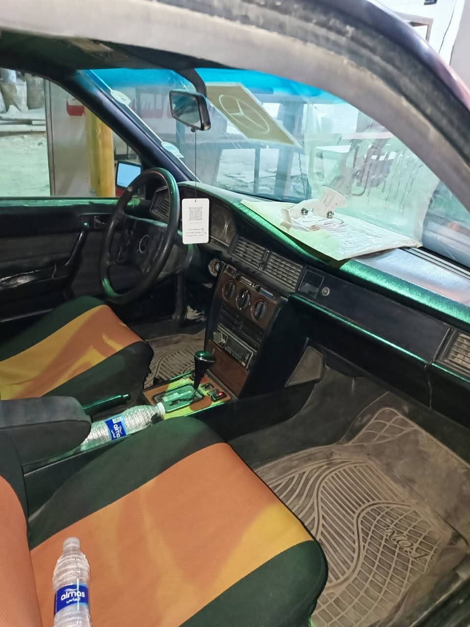 السلام عليكم مرسيدس دب موديل 92 مكفول من صبغ وضرب مكينه وكير شرط السعر 40 ورقة اتصل عل الرقم ***********
