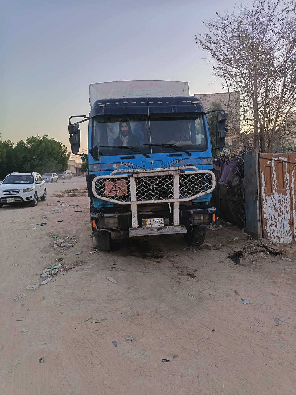 السلام عليكم سياره البي للبيع موديل 75 محدثه 82 
مكينه 10 كير برميل شاص مكفول مبطن
تخم تاير  باسمي سنويه ل 28 اكسل جي اف مكينه بها خيط بخار
جاهزه للعمل مكاني نجف الشراي يتصل 
***********
