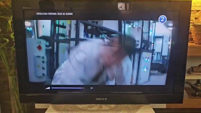 السلام عليكم 

شاشه Sony BRAVIA LCD  ٣٢ بوصه 

مستخدم شي قليل وحيل نظيف للامانه بس نقص ريمونت

مواصفاته :

الصوره HD 720p

نظام صوت محيطي (Dolby Digital) و مخرج سماعة رأس

منافذ HDMI: عدد 2 (خلفي) لربط أجهزة الريسيفر أو الألعاب

منفذ USB 2.0: عدد 1 (جانبي) 

مدخل كمبيوتر (D-Sub) مع مدخل صوت لتشغيل التلفزيون كشاشة حاسوب


**إذا كنت صاحب هذا الإعلان وتريد حذفه لأي سبب، رجاءا أرسل رسالة إلى الدعم الفني**
