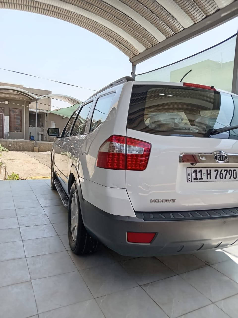 السلام عليكم.. 
«من رخضة الادمن المحترم» 
(للبيع فقط) 
كيا موهاڤي فول مواصفات موديل 2012 بصمه فتحه سقف تحكم ستيرن جهتين فور ويل4×4 مواصفات الموهاڤي المعروفة الي بل فول تخم تاير نصف. عمر حدادة خير من الله امامي خلفي منضومة تبريد كمبريسر راديتر فابريتر جديد شادة على ايدي تبريدها خير من الله راديتر ماء جديدة مع ماء اصلي السيارة عليهة صيانه كاملة من فيتبم+نوزلات+بلكات+قايش +رولات.السيارة جاهزة ماتصرف عليهة الف سيارة مال جناي رقم بغداد الانگليزي السيارة بأسمي مشروع وطني. 
كتبت بل تفصيل المللة حتى تكون واضحه للجميع السعر 145قابل للتفاوض 
غير متواجد على الفيس 
هاذا رقمي بي واتساب 
الرقم : ***********
