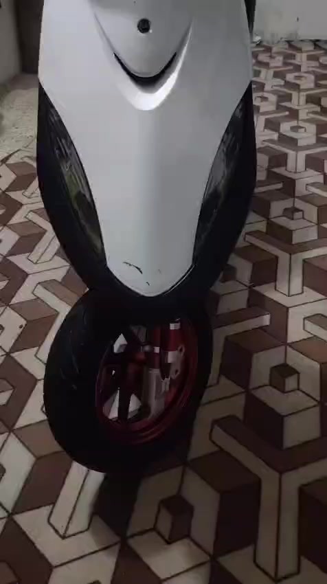 السلام عليكم دراجه ماكس عدله صارله شهر من نازله من الحاويه غراضه البلاد كله موجوده ويل بلادي دبل كدامي بدلادي كفر لون سمائي بلادي موجود وسواد كامل بلادي موجود المكان نجف كوفه سهله السعر 650 وبيه مجال قليل ومتوازي عليه كلش والمحرك 49 بلادي برغي واحد ما مفتوح *********** تواصل؟
