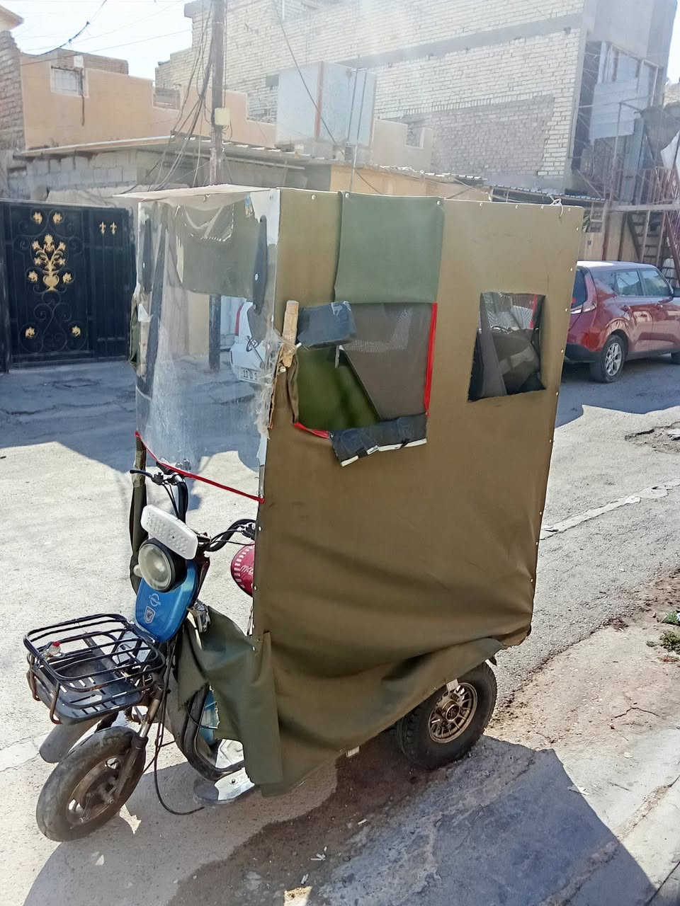 السلام عليكم ورحمة الله وبركاته 
من رخصة المسؤولين عن الصفحة.مع الشكر...عندي دراجة شحن اشتريتلها بطاريات جديدة2026وايطارات جديدة وشرط الفحص والشغل للبيع..بالبياع خلف تقاطع درويش..ب600.الف ومعاها شاحن جديد ....***********..

