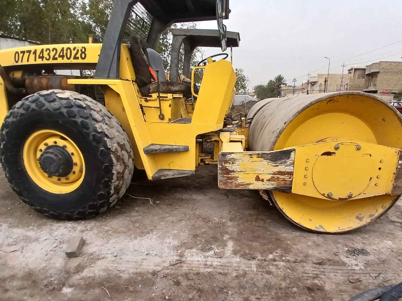 حادلة بوماك
رقم بغداد بسمي
مكان بغداد الحبيبية
سعر ٢٦٠ وبيها مجال 
بدون رقم  هم ابيع 
جاهزة من كلشي مضخات محرك تخم تاير  هزاز كلة تمام
***********
