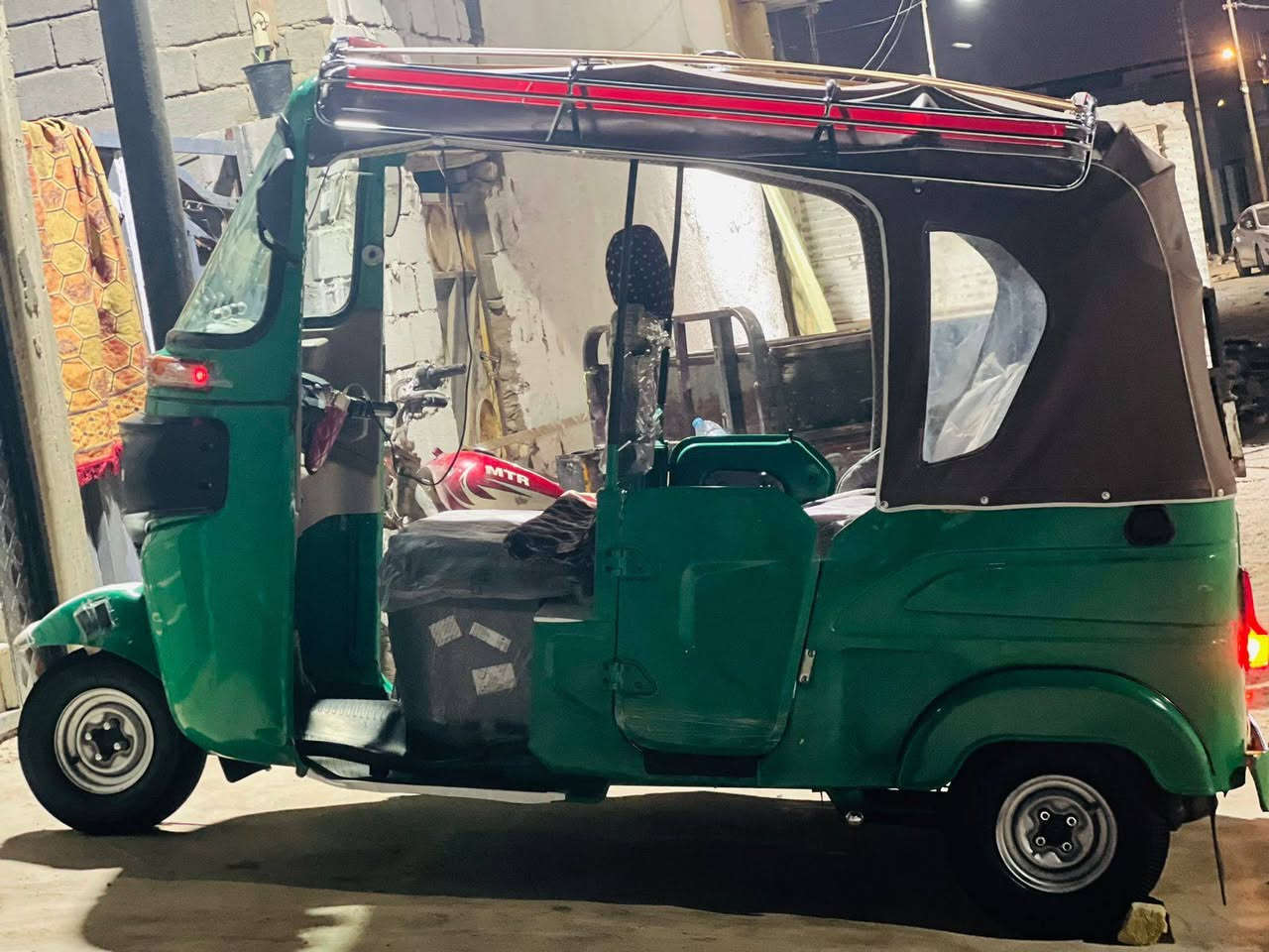 تكتك 22 شهر 11رقم وسنويه مكينه بس ولفات وبيه ضربه يم البك لايت سعر 8 400 *********** واتساب
