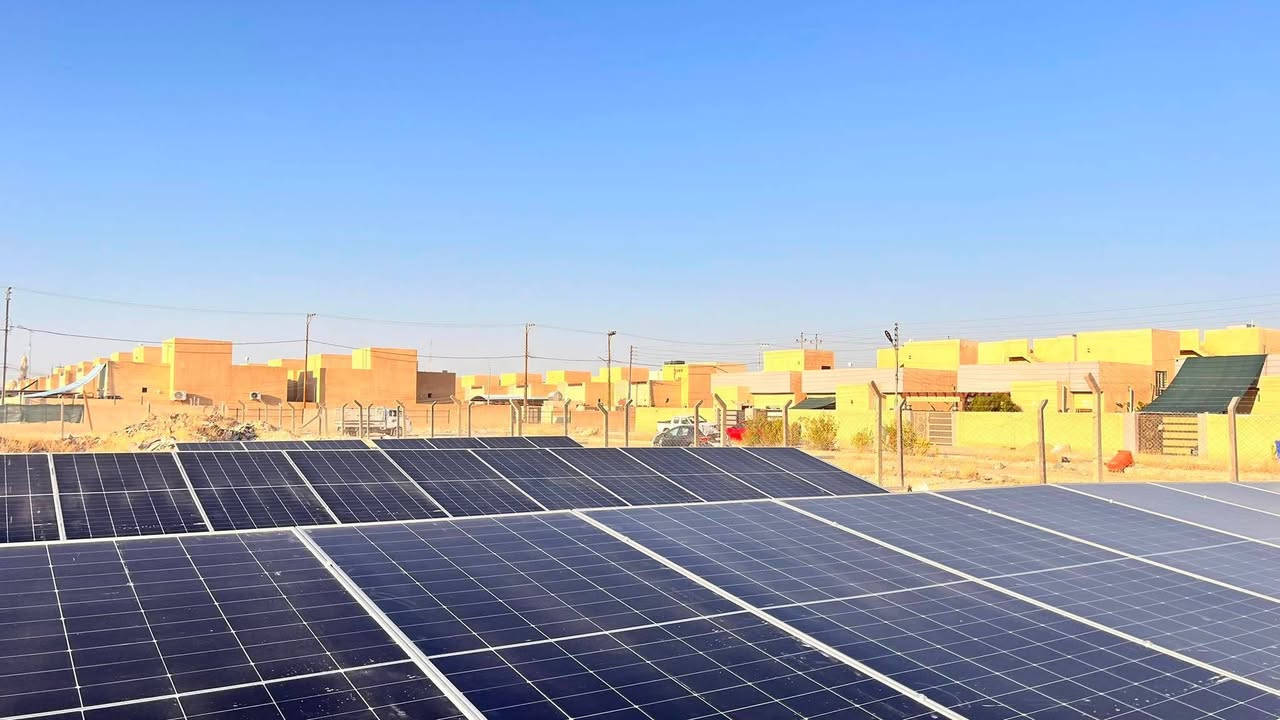 شركة حسيب البشاوي للطاقة الشمسية 
​"تم بحمد الله تنصيب منظومة طاقة شمسية بقدرة 16kW (نهاري) بالإضافة إلى 40A (ليلي). تتكون المنظومة من إنفرتر Deye بقدرة 16kW، مع 3 بطاريات Deye بسعة 16kWh."
للاستفسار الاتصال على الرقم التالي 
***********
