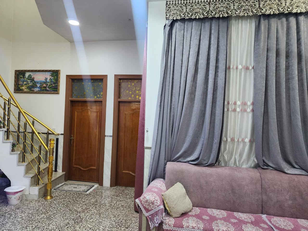 🏠دار للبيــــــع حــــديـــــث
فـٓـــي حــــــي الصحـــــة مقـــــابيـــــل كــــازينـــو مــــارينــــا.. شـــــارع 8 م تبليــــــط
_________________
المساحــــــة // 150م #زراعي_سند25
الواجهـــــــــة // 7.5م
النـــــــــــــــزال // 20م
_________________

🧱🏗️ #الطابــــــــــــــق #الأرضـــــــــــــي
غرفــــــــــة وصالـــــــــة وهـــــــــول ومطبـــــــــخ ومجمــــــــــــع صحيــــــــــات وطـــــارمــــة ومنـــــاور ...
🧱🏗️ #الطابــــــــــــــق #الثانــــــــــــــــي
غــــــرفتيـــــن وهــــــــــول ومجـمــــــــع صحيـــــــــات وسطحيـــــن ...
_________________

____________💲
السعـــــــر وبــــــاقــــي التفــــــاصيــــــل ع الاتصــــــال
____________💲

_________
#مكتـــــب
       🪐 الخــــارطــــة العقـــــاريــــة 🪐
#الكائـــــــــن
   فـــي ⇩ حـي_الطيـاره_شـارع_25_الـرئيســي_قــرب
_المــــدرس_حسيـــن_طيــــاره
0️⃣7️⃣8️⃣2️⃣5️⃣2️⃣1️⃣2️⃣5️⃣6️⃣5️⃣📲
___________________________________
_____________________________________________

