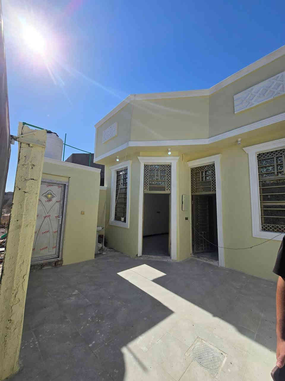 سلام عليكم بيت للبيع
المساحه 140 متر 

طابو زراعي سند 25 مكاتبه وكاله مكاتبه نسخه من الطابو 

يحتوي البيت على 2غرفه نوم و صاله

 ومطبخ 

وصحيات 

وكراج ..حديقه

جميع الخدمات متوفره 

العنوان

ابي الخصيب ابو كوصره 

السعر58 و بي مجال للاستفسار

المرسلة على ***********
