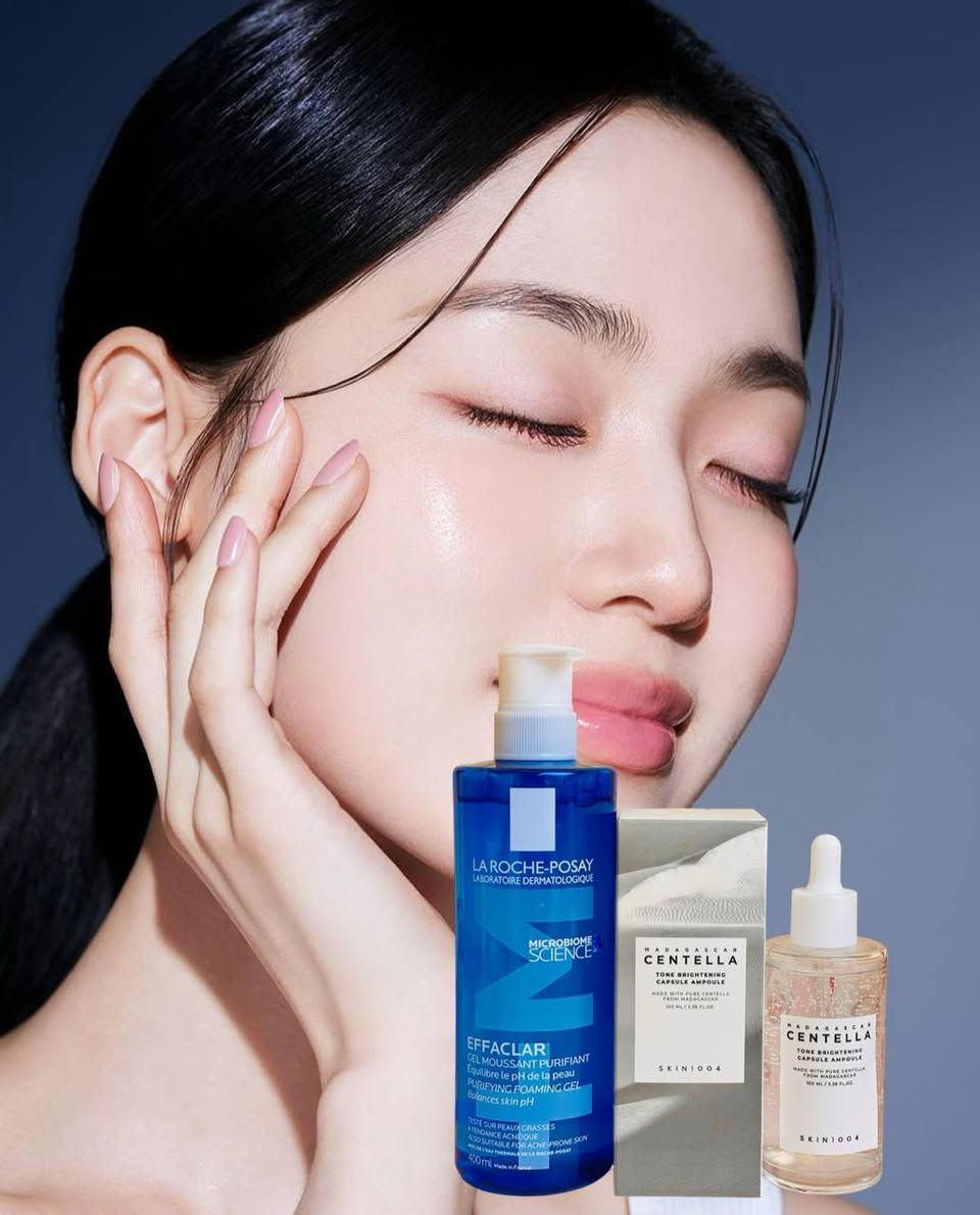 عرض البشرة الصافية 🫧🤍

إذا تعانين من حبوب، دهون، أو احمرار فهذا العرض إلك 💚

💧 سيروم SKIN1004 Madagascar Centella Ampoule
– يهدّي البشرة بسرعة
– يقلل الحبوب والاحمرار
– يرطب ويطي نضارة طبيعية

🧼 غسول La Roche-Posay Effaclar Gel Cleanser
– ينظف المسام بعمق
– يقلل الدهون
– يخلي البشرة نظيفة ومنتعشة

✨ النتيجة:
بشرة أنظف، أهدأ، وأنعم من أول استخدام


**إذا كنت صاحب هذا الإعلان وتريد حذفه لأي سبب، رجاءا أرسل رسالة إلى الدعم الفني**