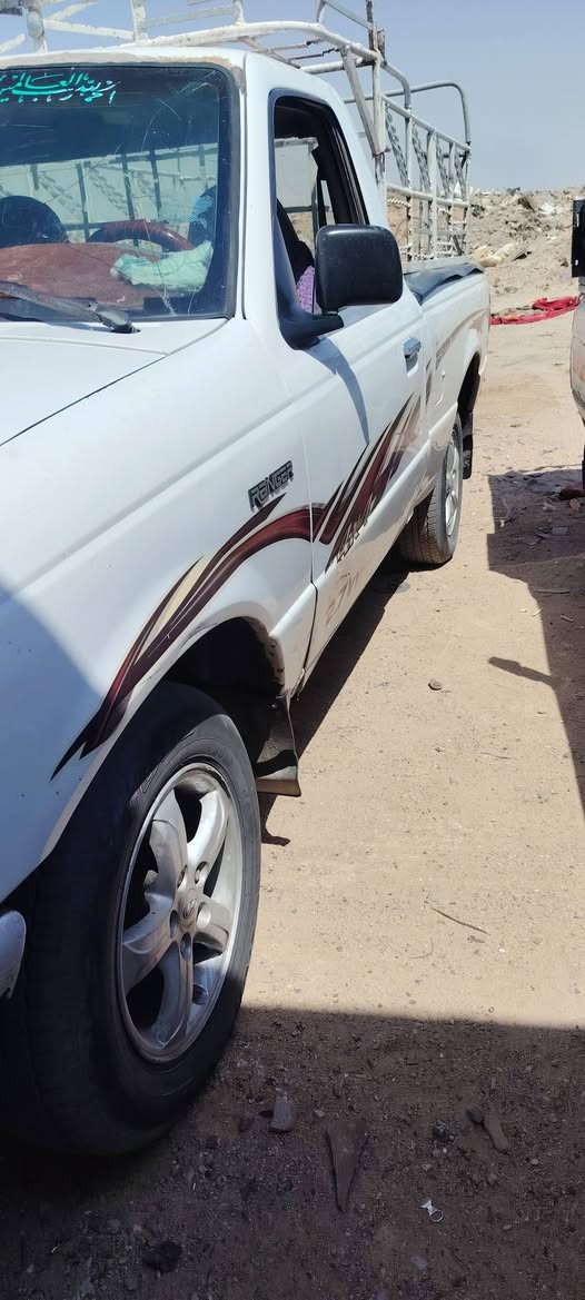 سلام عليكم البيع فورد موديل 2000 رقم بغداد شرط التحويل  مكينه لا تبخير ولا تنقيص كير نمر 5 حداديه ستوني مسويه ستيرن باور قماره حلوه لا خياس والبدي حلو  طخم تاير جديد باتري جديد شاصي مكفول سعر 35وبيه مجال مكان البصره الزبير ***********
