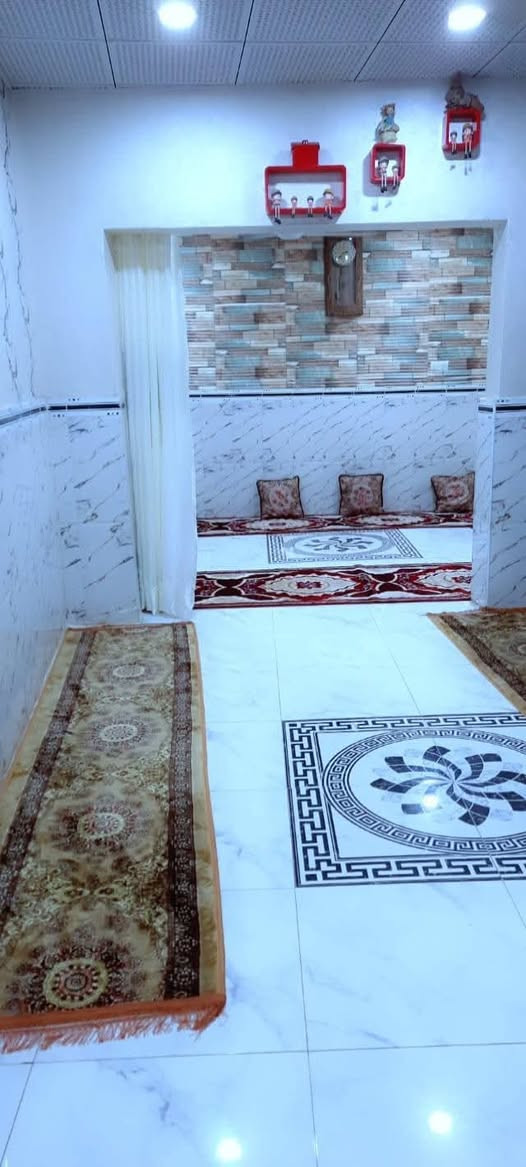 السلام عليكم بيت للبيع المساحة ١٢٠متر زراعي العنوان بستان الخصيمة قرب مول الكفيل الاستفسار مراسلة الصفحة أو الاتصال بالرقم ***********
