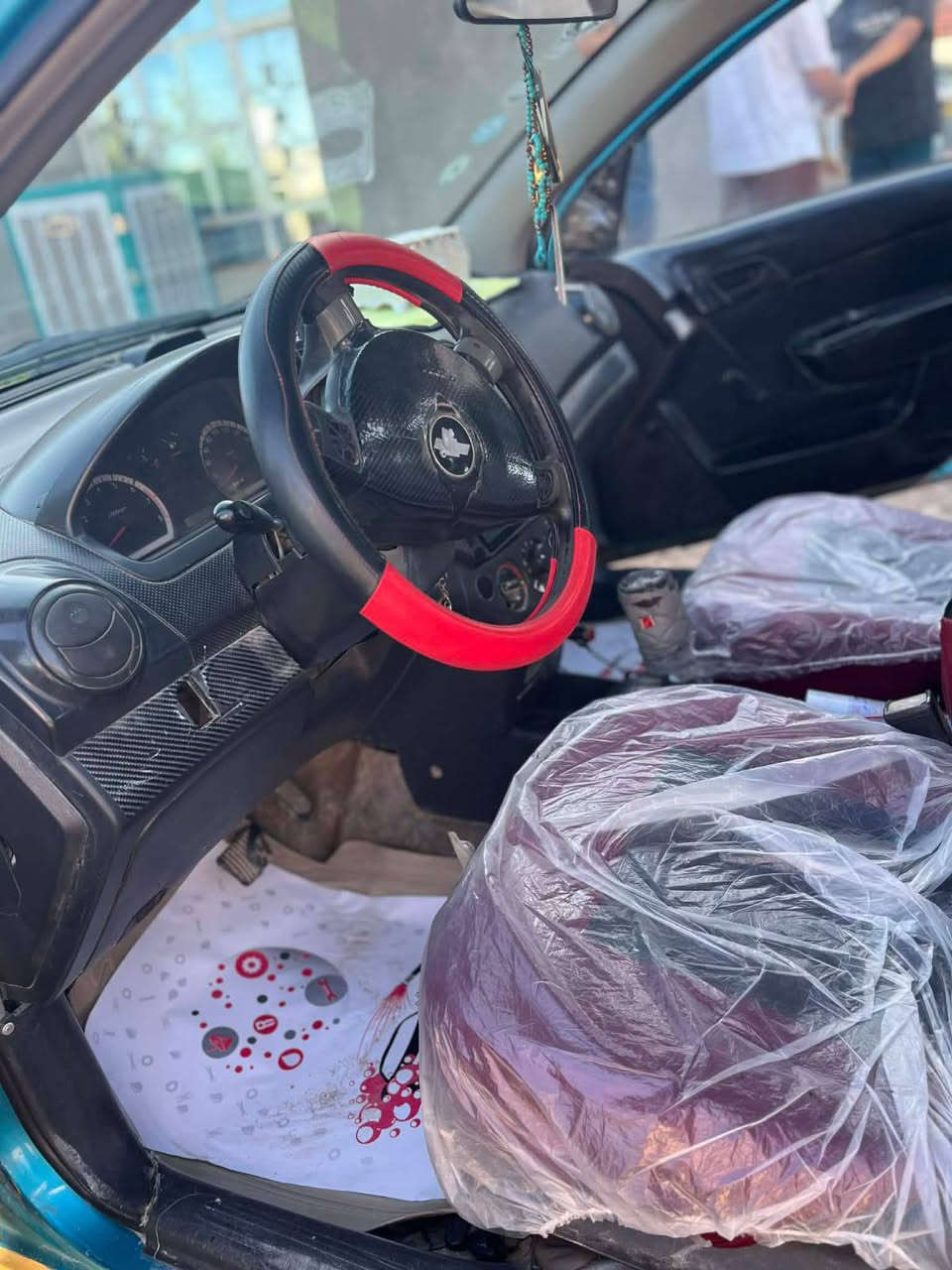 السلام عليكم
افيو للبيع موديل 2009 بيه طخه بالجمله الخلفي 
كير ومحرك مكفولات سنويه 27باسمي 
#السعر 48 وبيها مجال مكان السياره #حله ورديه ***********
