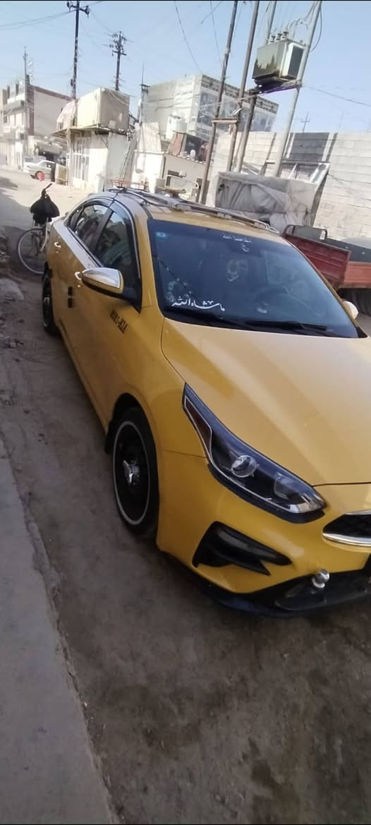 سلام عليكم فورتي للبيع موديل ٢٠٢١ نص فول سياره كير ايتي محرك جديد
حداديه جديده صبغه جديده حادثها موضح بصوره وبيها حدث بالعراق جاملغ  جهت اليمنه سياره جديده معنه الكلمه معمره تعمير صحيح وكبل للشارع 
سياره بسمي رقم بغداد انكليزي مواصفات معروفه تايرات جدد مال جناي سعر 132 وبيها مجال الاستفسار 
هاذا رقم ابو السياره *********** بيع فقط
