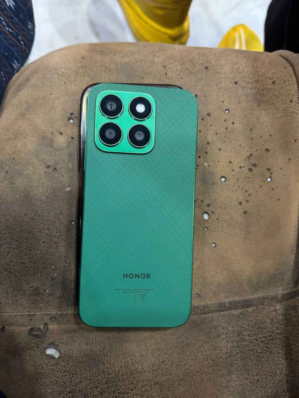 هونر X8bذاكره 512 جهاز مكفول من كلشي مخليله لزكه مات مال اللعاب للبيع رايده ب170وبي مجال بدون ملحقات فقط كفرات ٢ وجهاز مكاني بغداد مدينة الصدر شراي يتصل ***********
