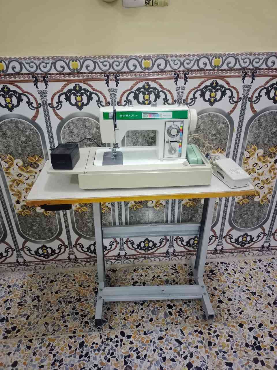 مكينه جديده ونضيفه
الرمادي الثيله الشرقيه قرب مدرسه احمد شوقي هي والميز.
***********
