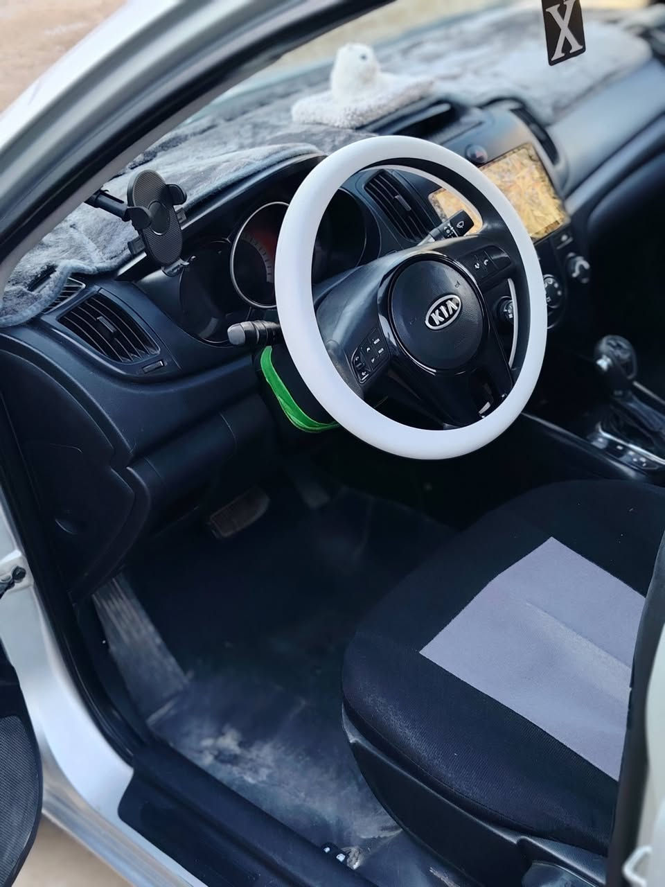 السلام عليكم كيا سيراتو موديل 2012 خليجي رقم أربيل (شمالي) دولي الجديد سنويه لل(2030) فول مواصفات عدة البصمه ولفتحه تحكم جهتين+ اشاير بالمري +حساسات خلفيه +شفتاة ستيرن+ كير 6 نمرر
 السيارة كفاله عامه لا صبغ و لا تبديل فقط بارد السعر(100)وبيه مجال بسيط
اتصال *********** بي واتساب
