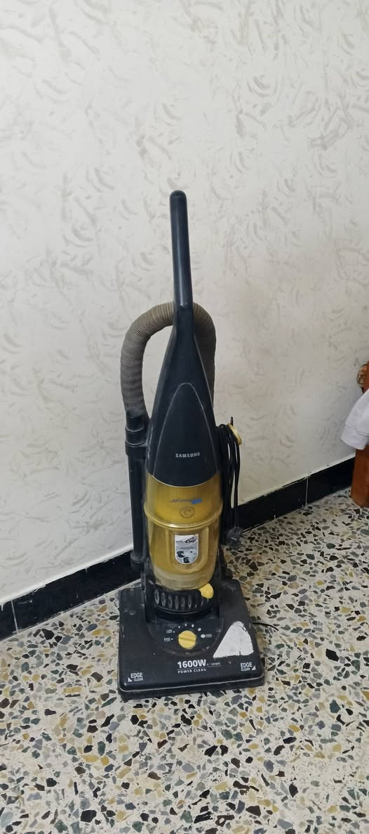 للبيع
للتواصل ***********
