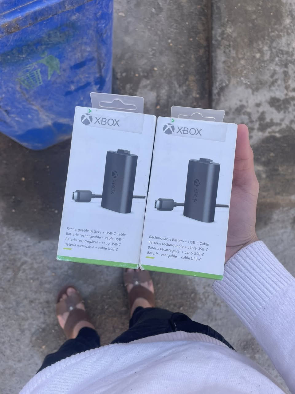 السلام عليكم 
جوستك ب35
محوله الوحده عله 10
بطاريات جوستك نقص واير الوحده علا 10
السماعه علا 20 
الكيبورد علا 15
 الماوس علا 15
الاستيرن علا 10
اذا شلع السعر يصير ارخص 
تواصل خاص 
واتساب:***********
