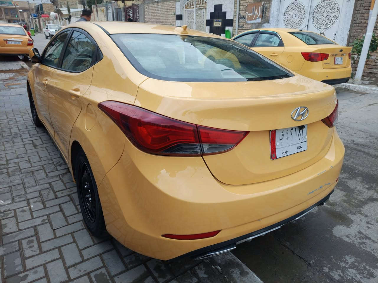 سلام عليكم النترا 16 وارد امريكي حادثها دعاميه (كلين) 
اليبل واحد اليرباك سليم  (سياره حالين بيها كازكيت)  
السعر 112 وبيها مجال العنوان بغداد شهداء العبيدي 
الهاتف ***********
