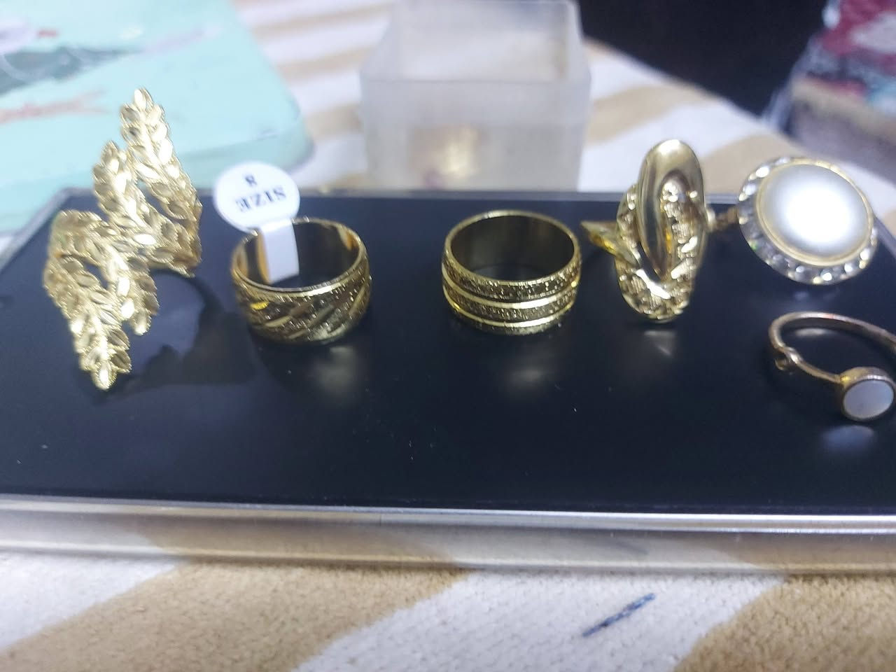 أجمل اكسسوارات  القطعه ب ٣٥٠٠.  
طلاه ثابت


**إذا كنت صاحب هذا الإعلان وتريد حذفه لأي سبب، رجاءا أرسل رسالة إلى الدعم الفني**