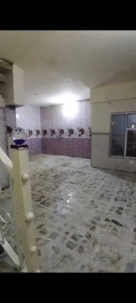 مستعجل على بيعيته طاب وصرف يبيع خلف الوجبه السريعه
لبيع خلف الوجبه السريعه 
بيت للبيع.
مستعجل على بيعيته طاب وصرف يبيع خلف الوجبه السريعه
لبيع خلف الوجبه السريعه 
بيت للبيع – مساحة 105م² – 
عليكم السلام
بيت للبيع – مساحة 105م² – 
🔹 المساحة: 105 متر
🔹 النزال: 14 متر
🔹 الواجهة: 6.25 متر
🔹 البيت يمتاز بمدخلين + شقة منفصلة خارجية
تفاصيل الطابق الأرضي:
استقبال واسع 5×5
مطبخ مفتوح على صالة مريح
غرفة نوم 4×5
تفاصيل الطابق الثاني:
غرفة نوم بنفس قياس الأرضي 4×5
غرفة ثانية 3×4
الشقة المنفصلة (خارجية):
صالة
غرفة نوم
منعزلة تمامًا عن البيت وتناسب السكن أو الإيجار
للاستفسار ***********ام دعاء.وقت الاتصال من الساعه التاسعه صباحا الى الساعه العاشرة مساء رجائ
