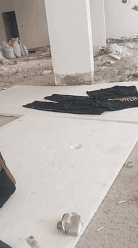 السلام عليكم لباخ سمنت وجص وبورك متفرغ وهذا رقمي ***********
