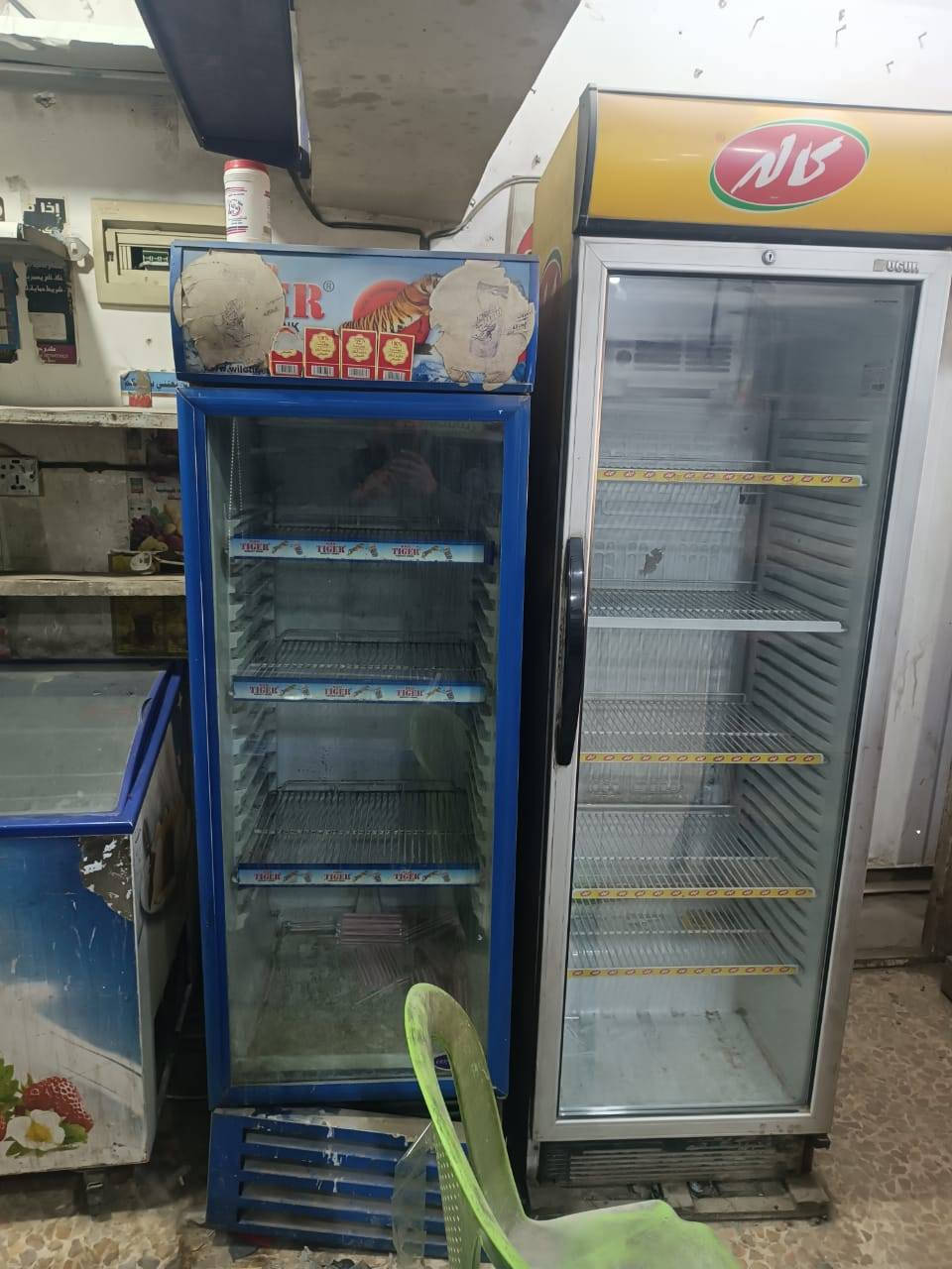 للبيع تصفيه محل الرفوف والبرادات وكل شي يخص المحل ..التواصل مع هذا الرقم ***********
