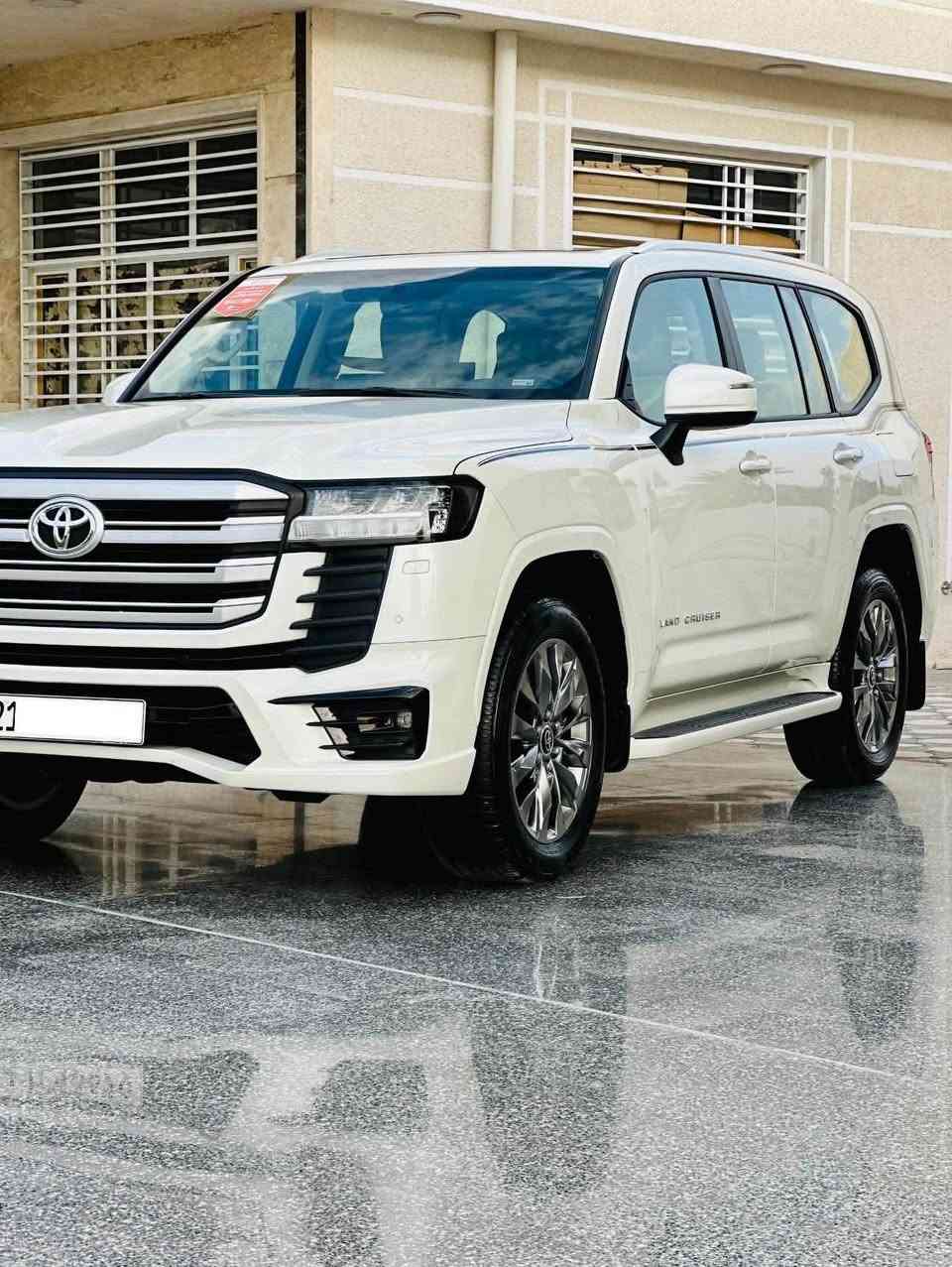 السلام عليكم
✅ للبيع✅

LandCruiser_LlMTED_GXR_2025

لاندكروزر GXR لمتدد موديل 2025 للبيع  

السيارة وكالة – شركة ساز – ضمان 3 سنوات  

ماشيه فقط(10)الاف كم (بحالة الزيرو)  

كل الأغراض بلادي موجودة  

🔶ارضيات

🔶سماعاتgBl

المواصفات:  

رادار (أمامي– خلفي – جانبي)  

نظام صوت JBL  

محرك 6 سلندر تنفس طبيعي  

فتحة سقف سلايد  

3 شاشات رئيسية + شاشات ترفيه خلفية  

مقاعد جلد كهربائية – تبريد  

مقاعد أمامية تبريد 

بصمة الأبواب + تشغيل ذكي  

صندوق كهربائي  

مصابيح LED + زينون  

7 راكب  

شحن وايرلس  

حساسات أمامية وخلفية  

مكفولة كفالة عامة من الدعامية إلى الدعامية  

بدون صبغ – بدون بارد – بدون رصعات – بدون شخط  

السيارة نظيفة جداً – لوك بلاد  

مكان السيارة: بغداد

رقم شمالي – تحويل ووكالة نفس اليوم  

للتواصل اتصال مباشر***********
