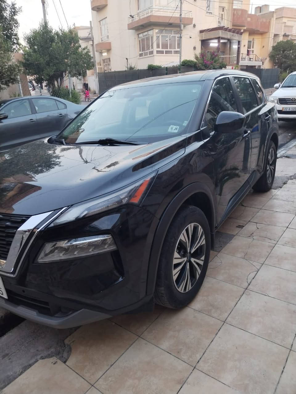 نيسان روك موديل 2023 مواصفات SV دبل اكسل بصمه وشاشه وحساس وردار مكان سياره اربيل
***********
