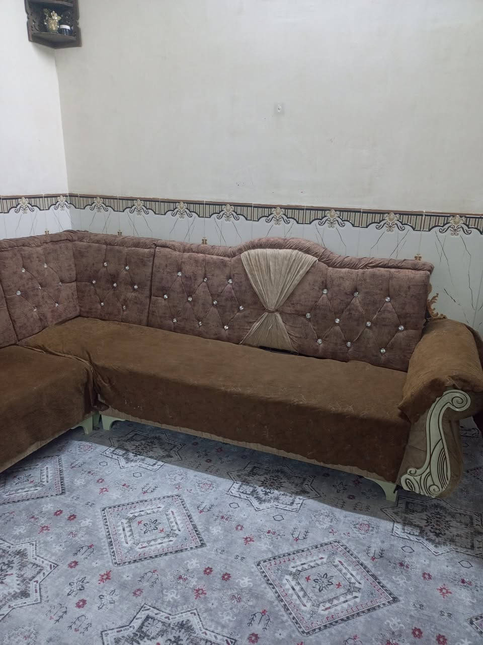 قنفات للبيع مكان كركوك عمل شعبي 
موجود توصيل 
السعر 125. الف 
رقم الهاتف.    ***********
