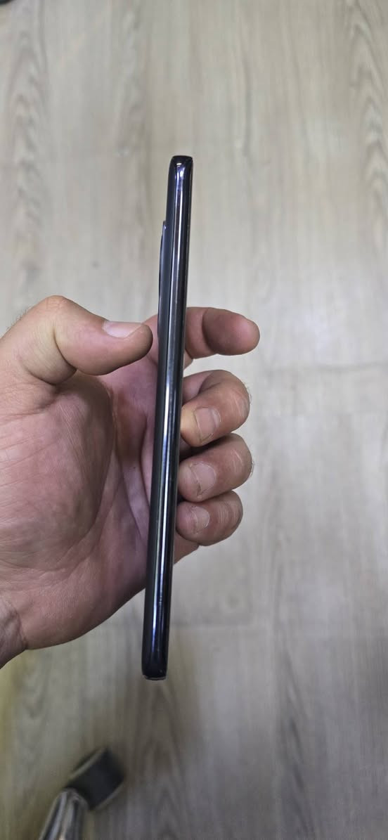 📱 للبيع Xiaomi 13 Lite (256GB) 📱
✨ مستعمل ونظيف جداً ✨ كامل أغراضه الأصلية
🔹 المواصفات: ✅ ذاكرة داخلية 256GB ✅ رام 8GB ✅ شاشة AMOLED قياس 6.55 إنج مع معدل تحديث 120Hz ✅ معالج Snapdragon 7 Gen 1 القوي ✅ كاميرا خلفية 50MP مع تصوير ممتاز ✅ كاميرا أمامية مزدوجة 32MP + 8MP للسيلفي الاحترافي ✅ بصمة مدمجة بالشاشة ✅ بطارية 4500mAh ✅ شحن سريع 67W ✅ يدعم شبكات 5G
📱 الجهاز أنيق وخفيف ومناسب للألعاب والتصوير والاستخدام اليومي.
✅ الحالة: نظيف جداً ✅ جميع الأغراض متوفرة ✅ جاهز للفحص والتجربة

السعر ٣٠٠ بي مجال بسيط للشراي 
الاتصال على الرقم
***********
