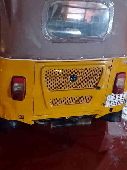 سلام عليكم تكتك واحد اوعشرين شهر 12رقم انكليزي سنوية تحويل ثاني يوم السعر سبعة اونص بيهة مجال بغداد مدينت الصدر ***********
