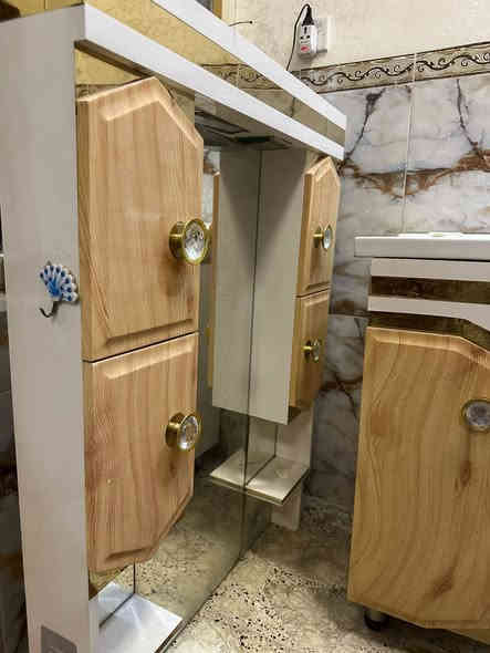 مغسله تركيه كامله مع المحلق
مكاني بغداد السعر 100 وبيها مجال 
***********
